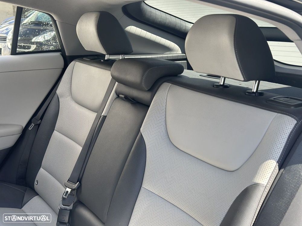 Hyundai Ioniq - 16