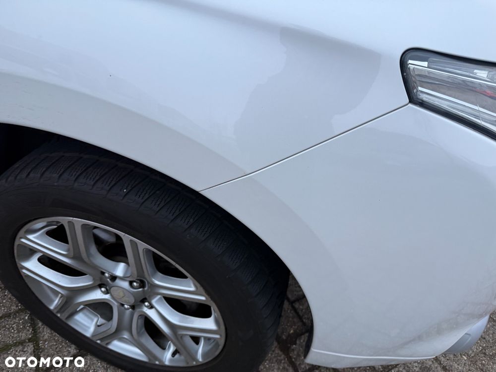 Mitsubishi Outlander - 10