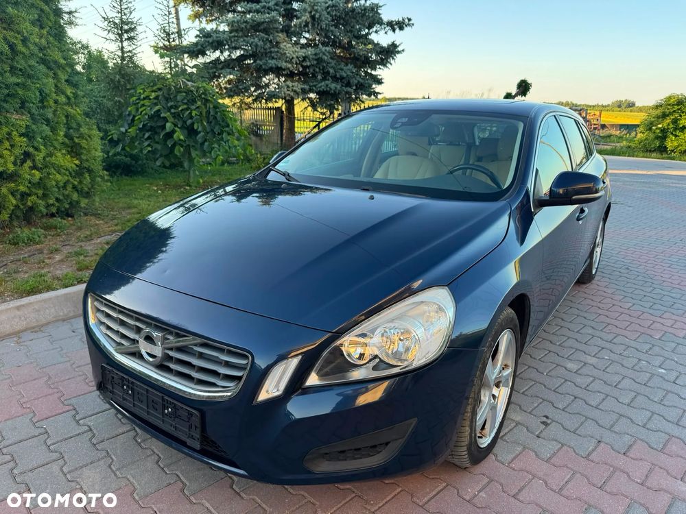 Volvo V60 D3 Momentum - 1