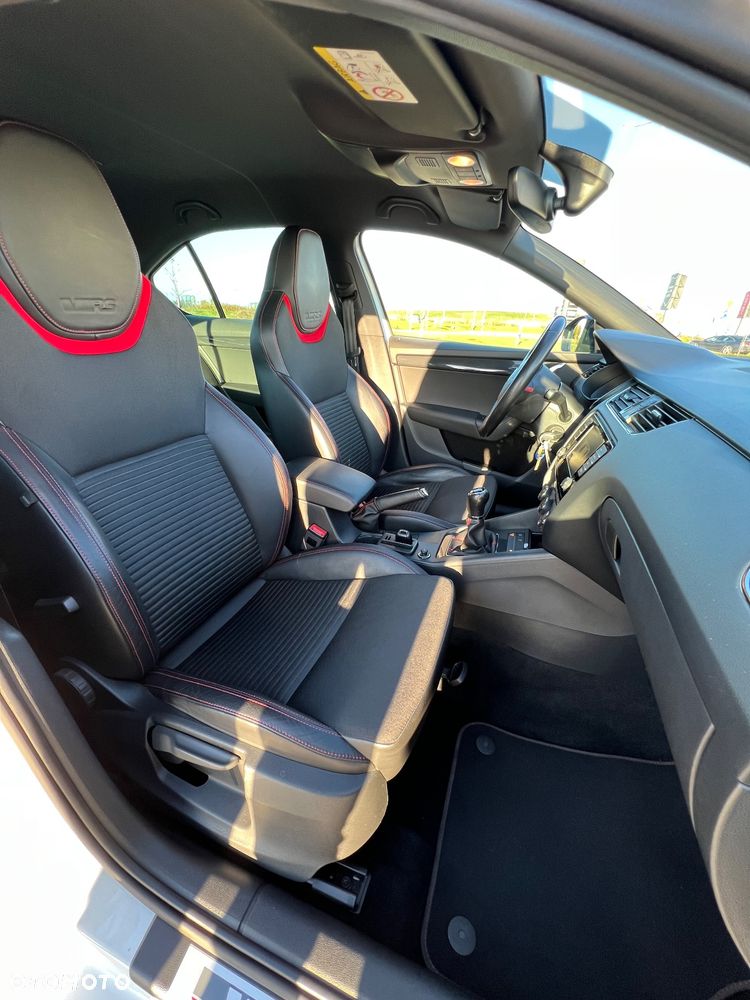 Skoda Octavia 2.0 TSI RS - 13