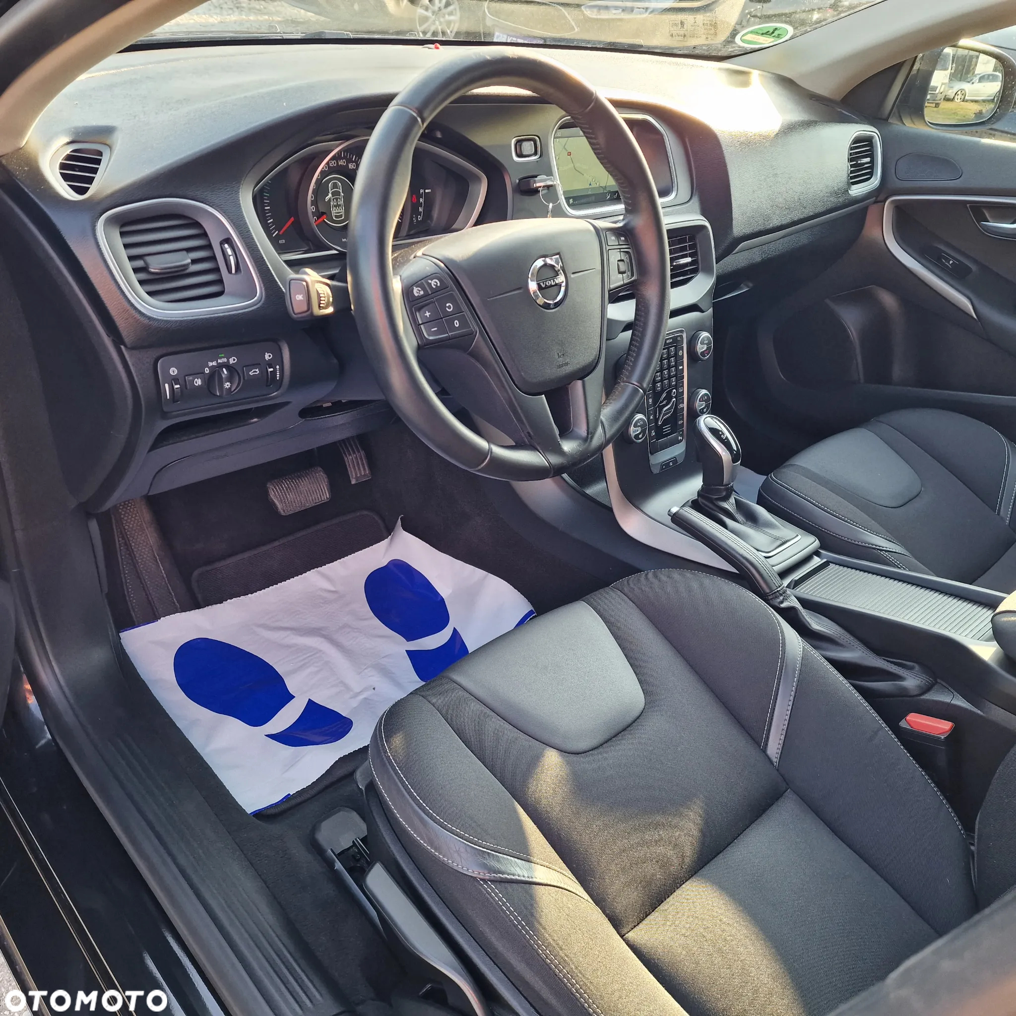 Volvo V40 T3 Drive-E Momentum - 12