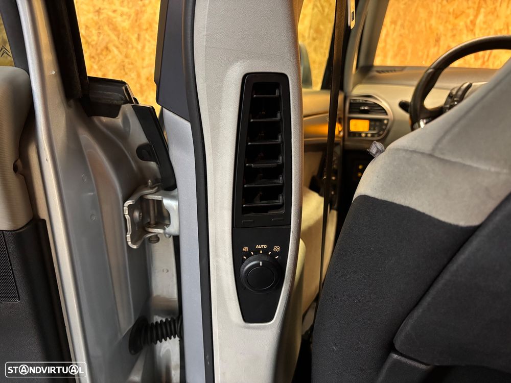 Citroën C4 Picasso 1.6 HDi Exclusive - 18