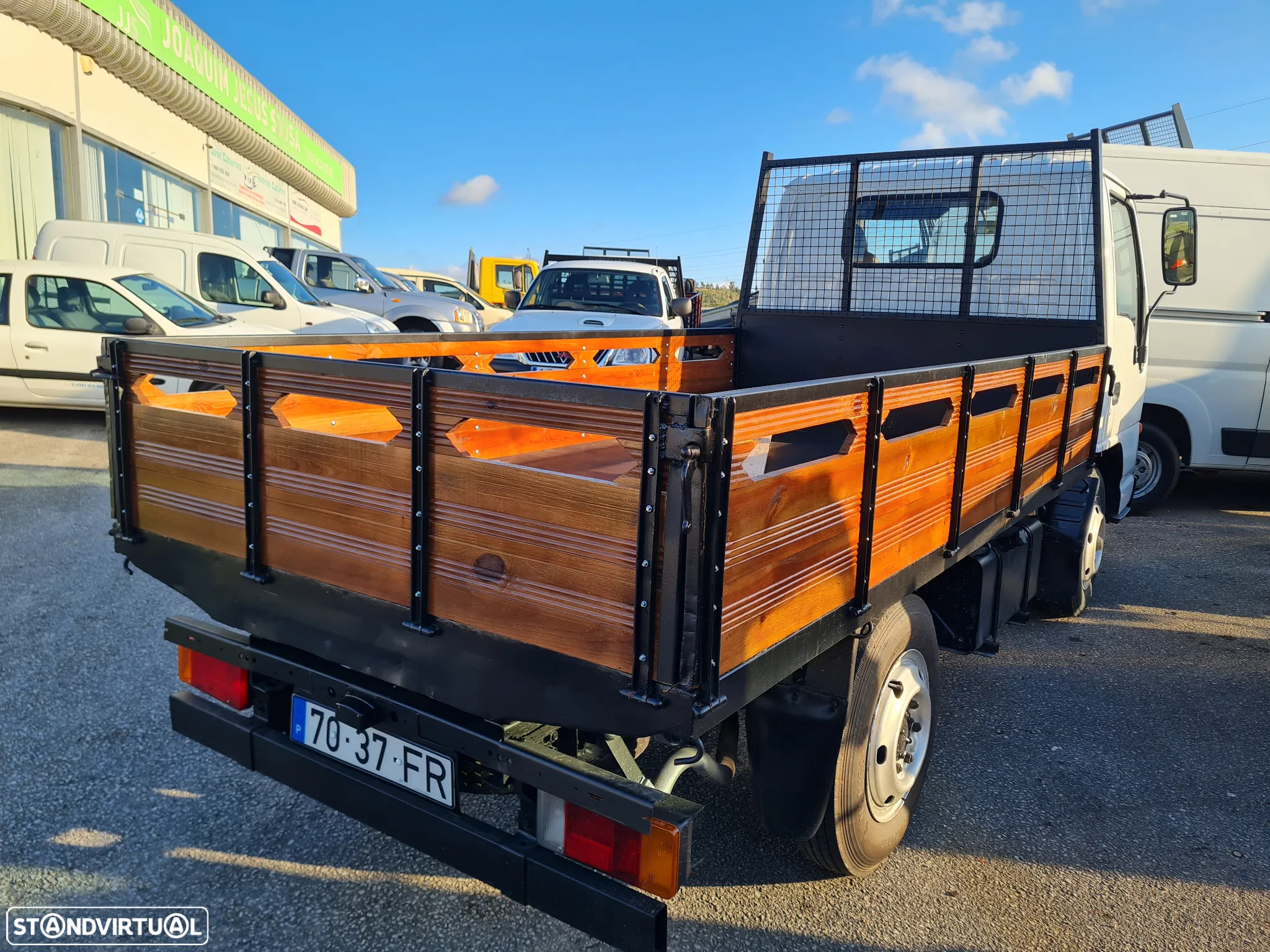 Isuzu NKR - 3