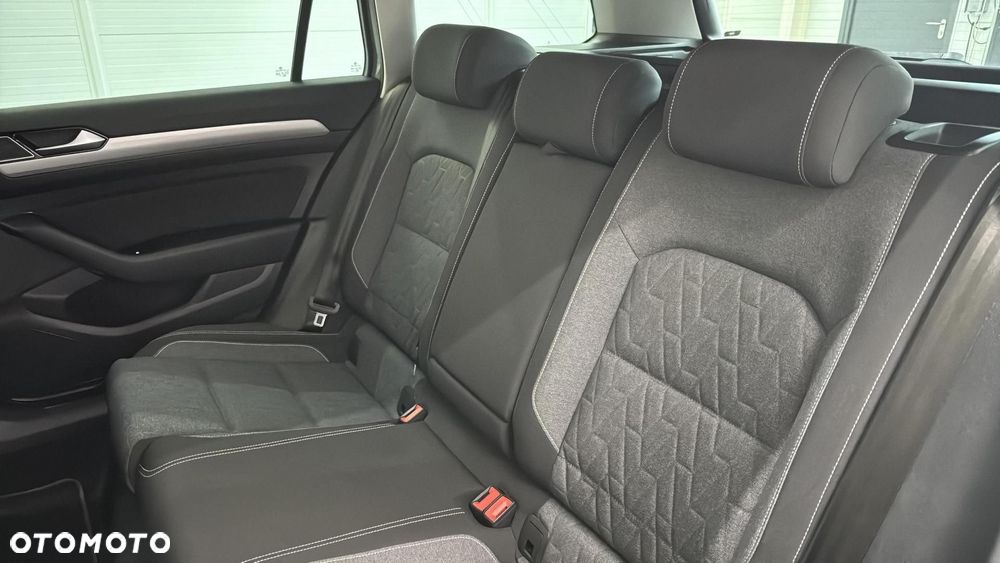Volkswagen Passat 2.0 TDI EVO Business DSG - 17
