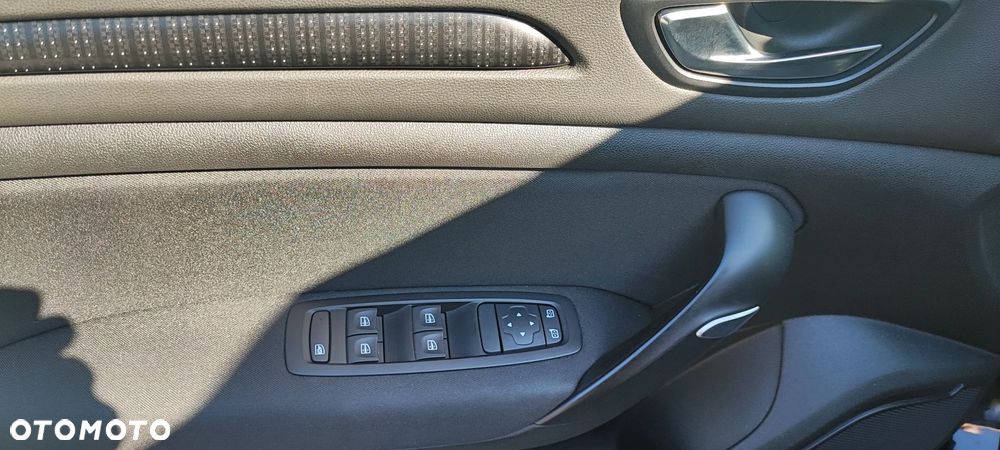 Renault Megane ENERGY TCe 130 EXPERIENCE - 26