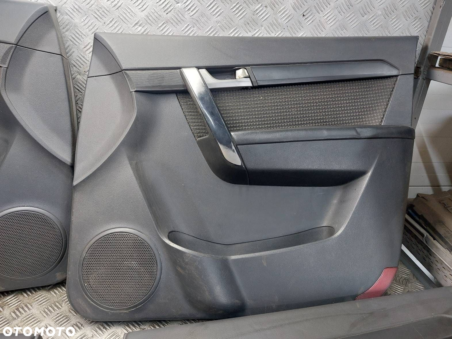 BOCZEK BOCZKI DRZWI KOMPLET CHEVROLET CAPTIVA I - 3