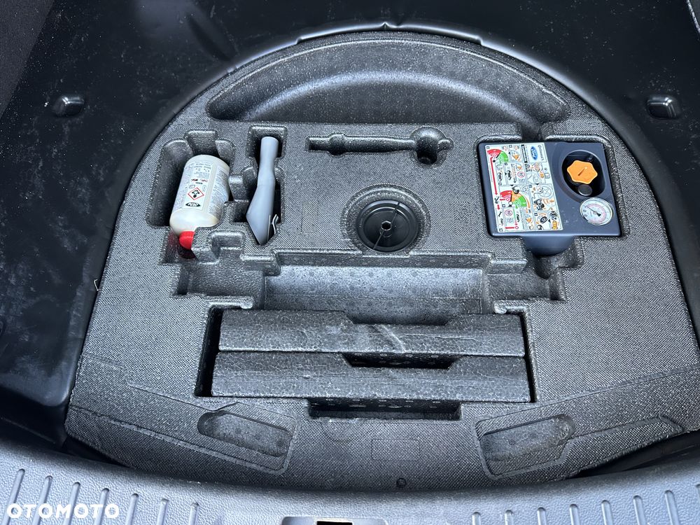 Ford Kuga 2.0 TDCi 2x4 Titanium - 23