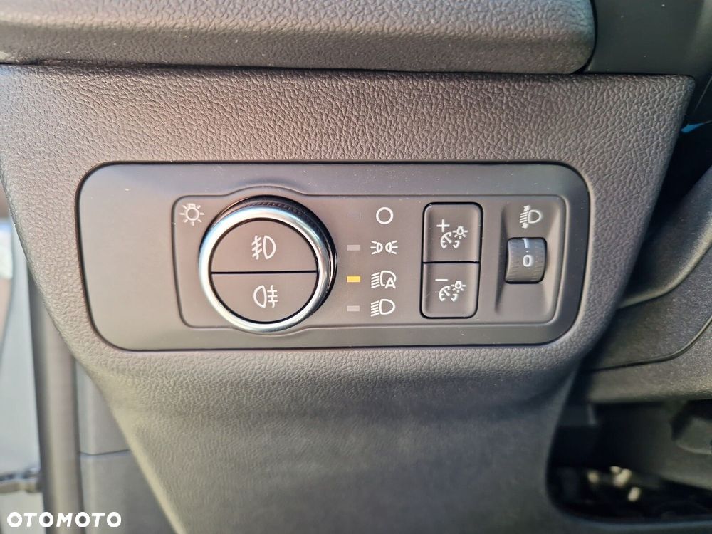 Ford Kuga - 12