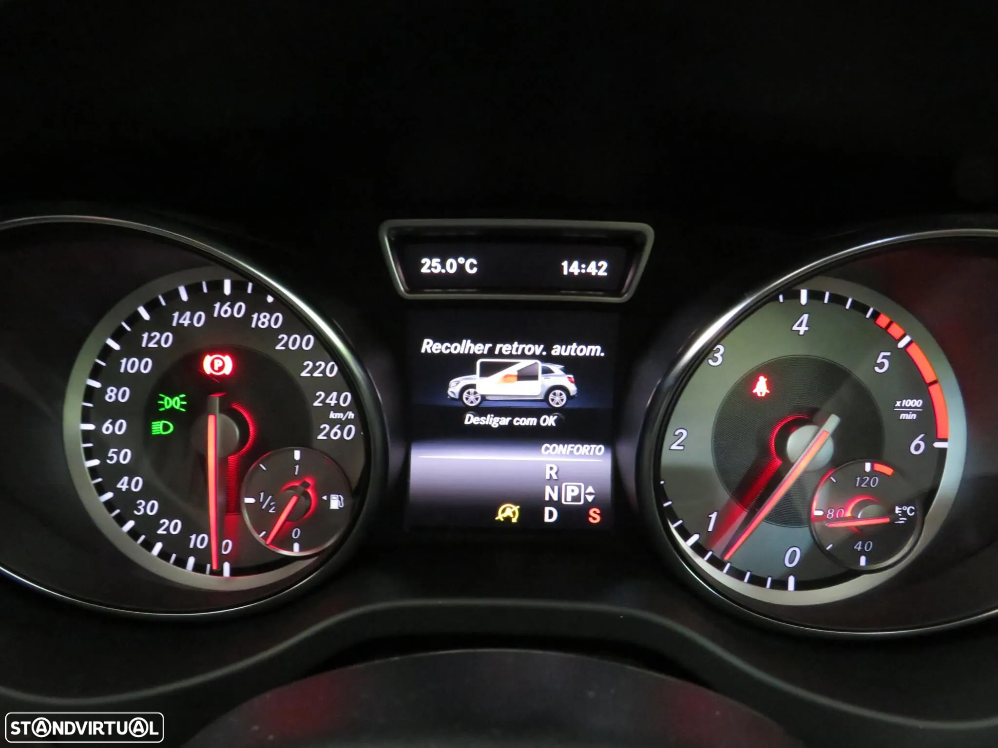 Mercedes-Benz GLA 200 d 7G-DCT Urban - 27