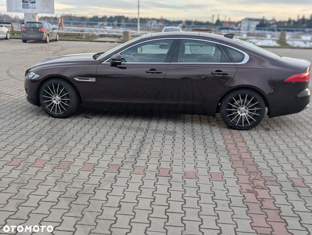 Jaguar XF 20d Prestige - 3