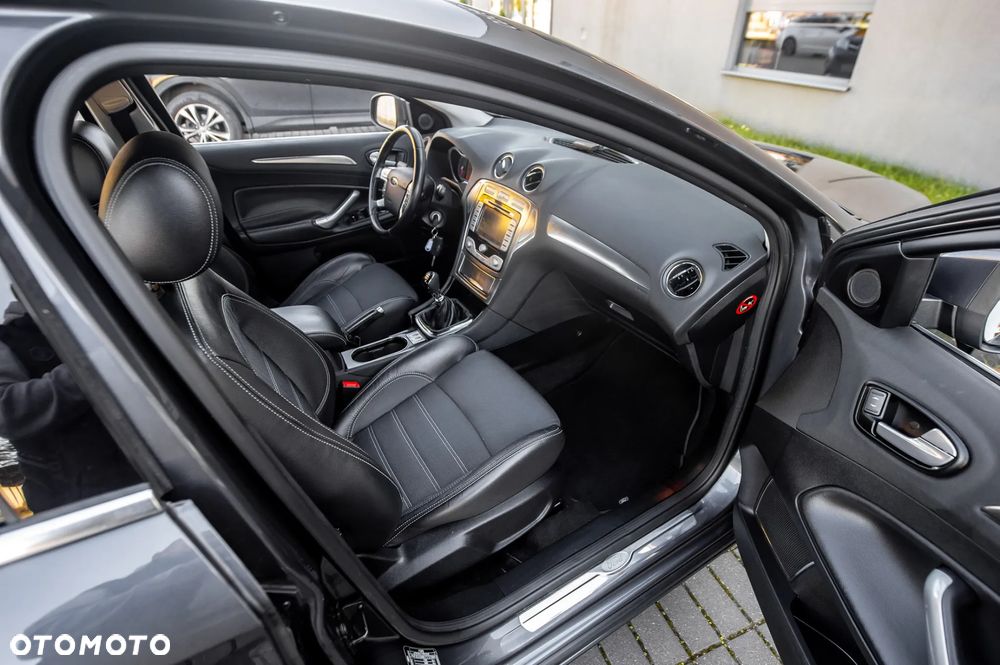 Ford Mondeo 2.5 Titanium X - 19