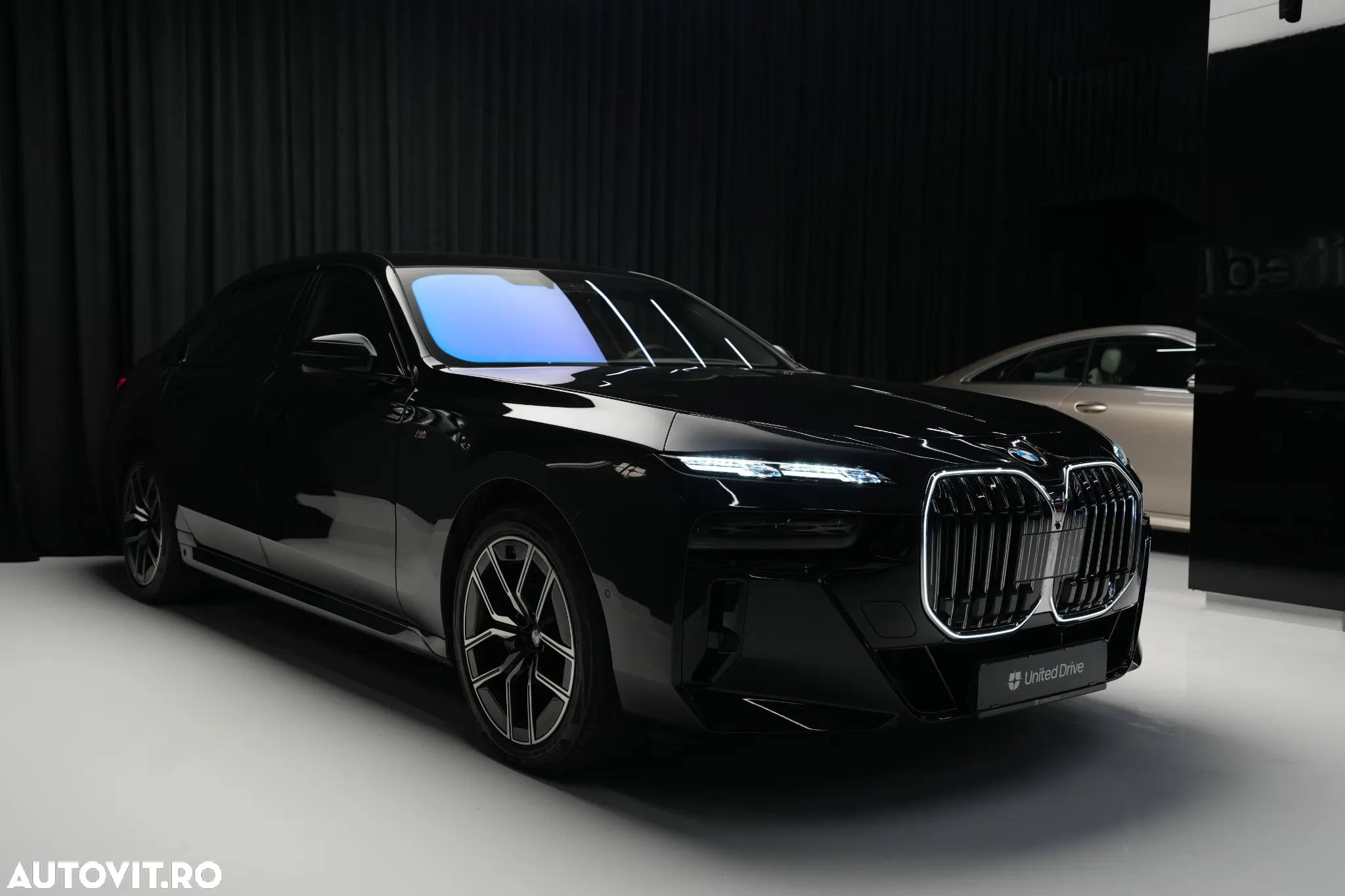 BMW Seria 7 740d xDrive MHEV - 3