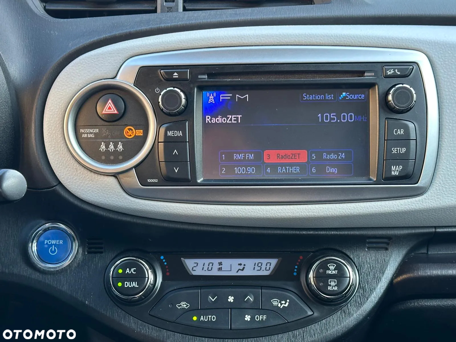 Toyota Yaris Hybrid 100 Business Edition - 20