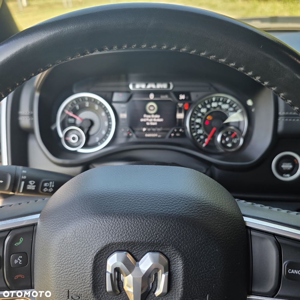 RAM 1500 Crew Cab Shortbed Laramie - 14