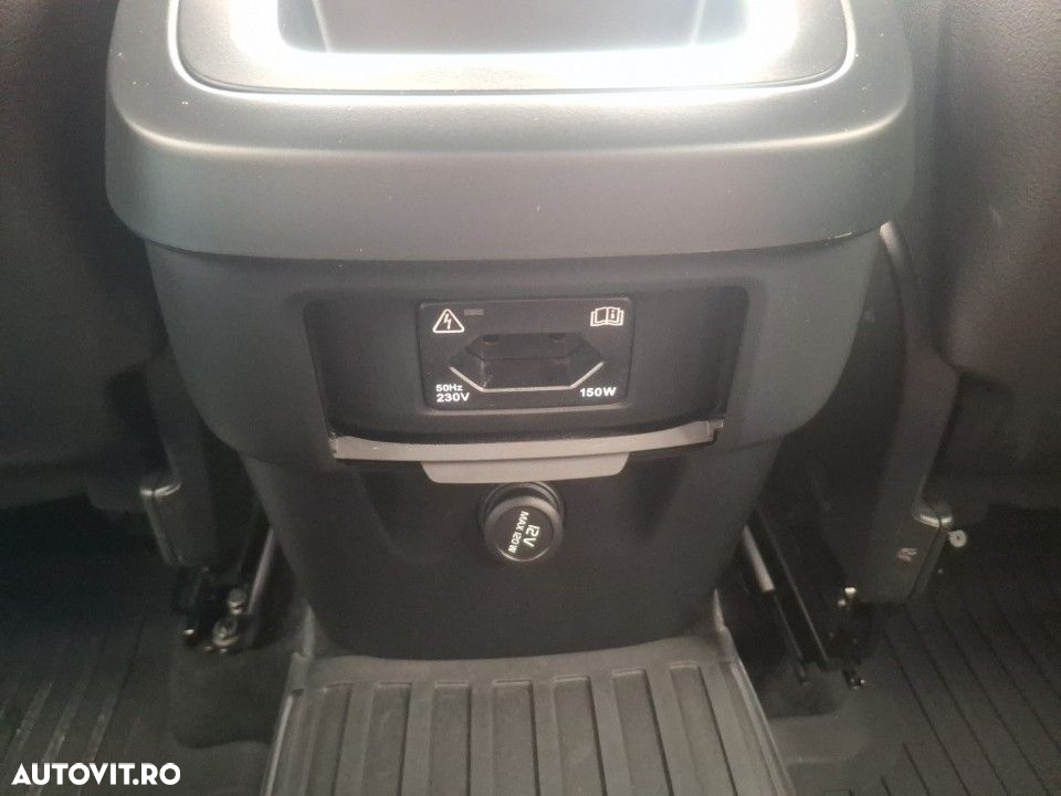Volvo XC 60 B5 MHEV AWD R-Design - 23
