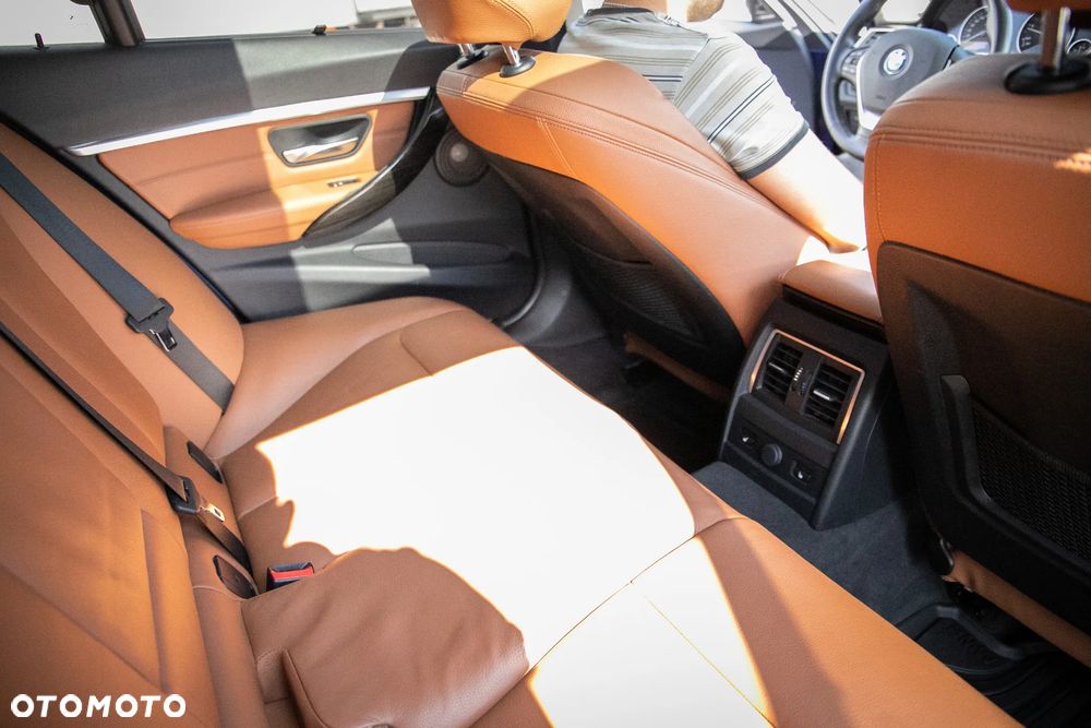 BMW Seria 3 320d Luxury Line - 19