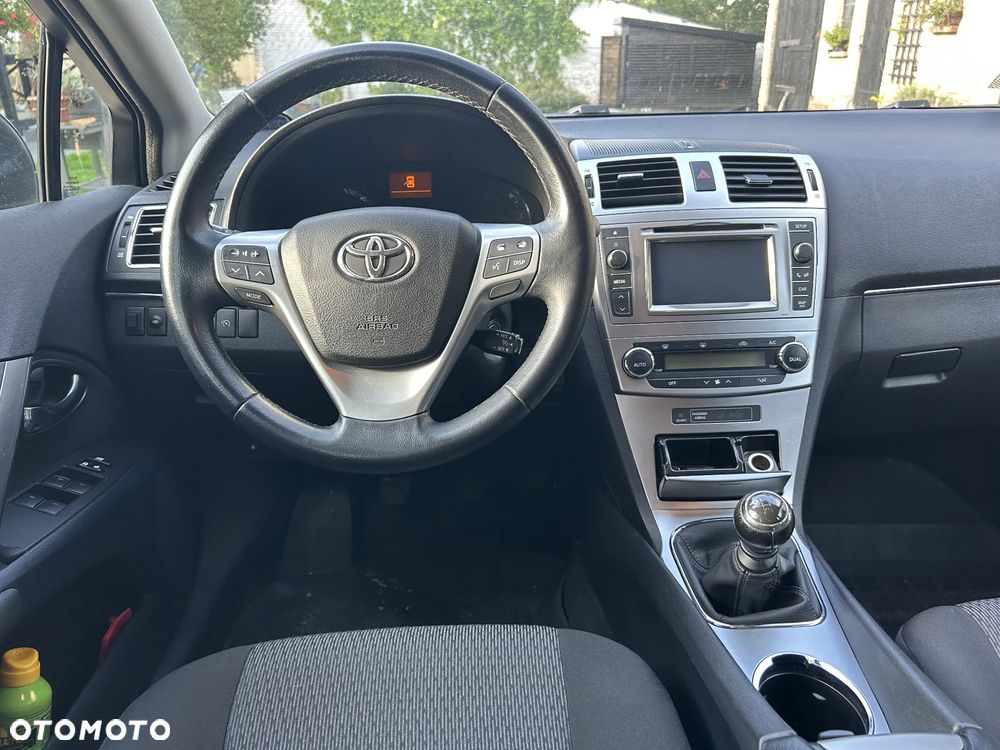 Toyota Avensis 1.8 Premium - 24