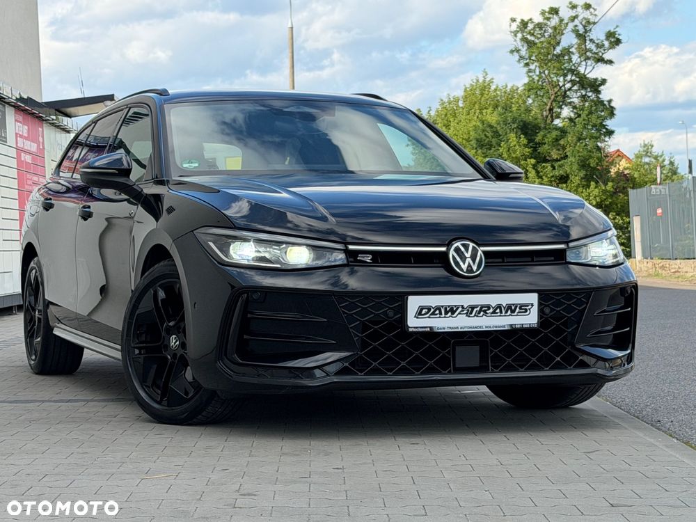 Volkswagen Passat Variant 2.0 TDI SCR DSG R-Line - 4
