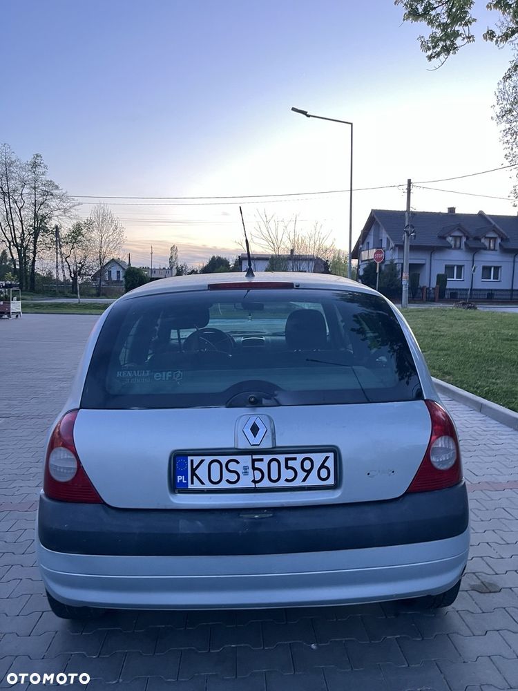 Renault Clio 1.2 16V Confort Privilege - 7