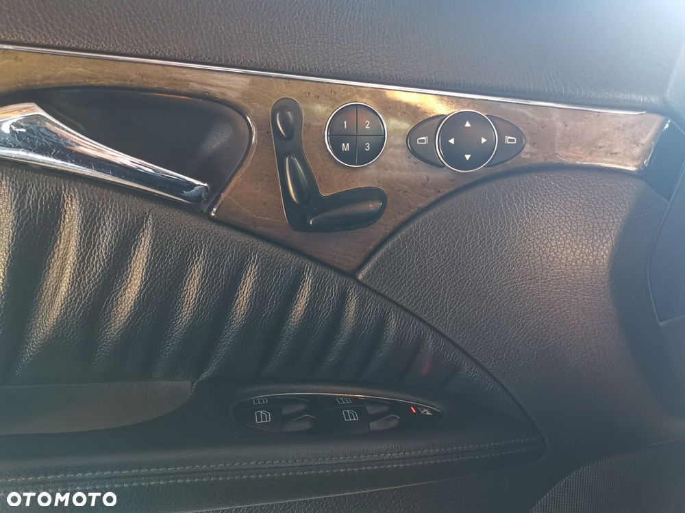 Mercedes-Benz Klasa E 320 T 4Matic Avantgarde - 8