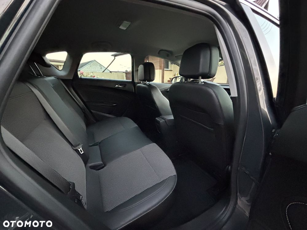 Opel Astra 1.4 Turbo - 9