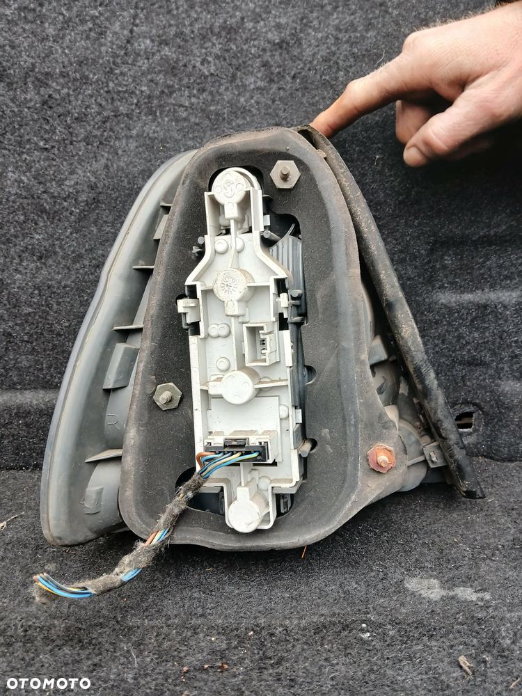 BMW E46 Compact lampa tylna prawa - 3