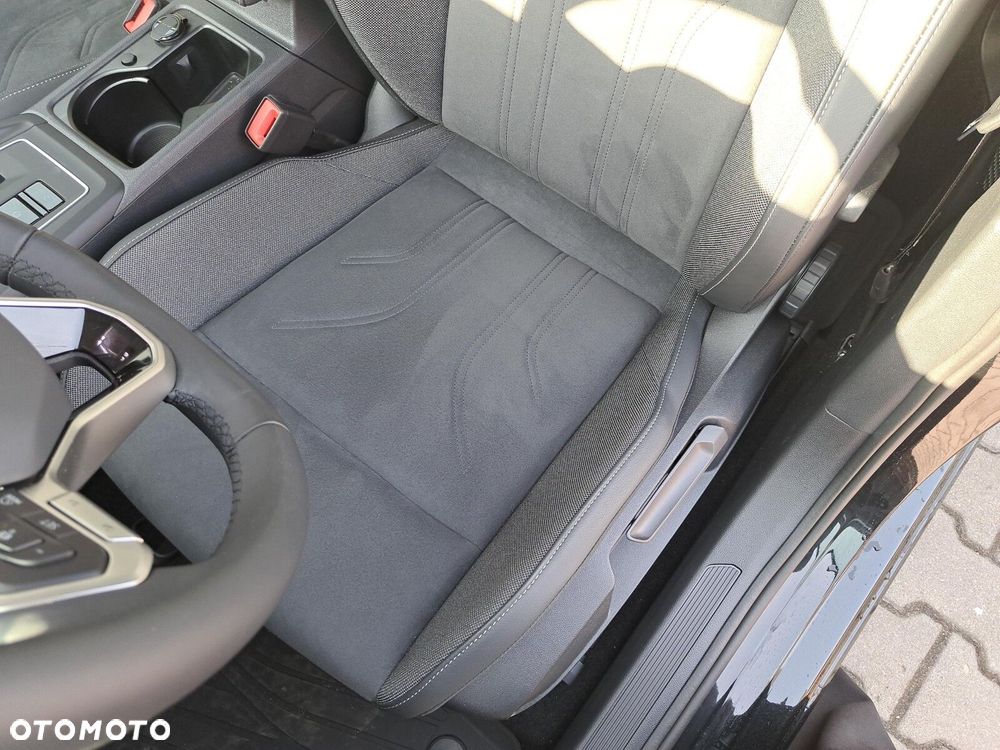 Volkswagen Golf - 12