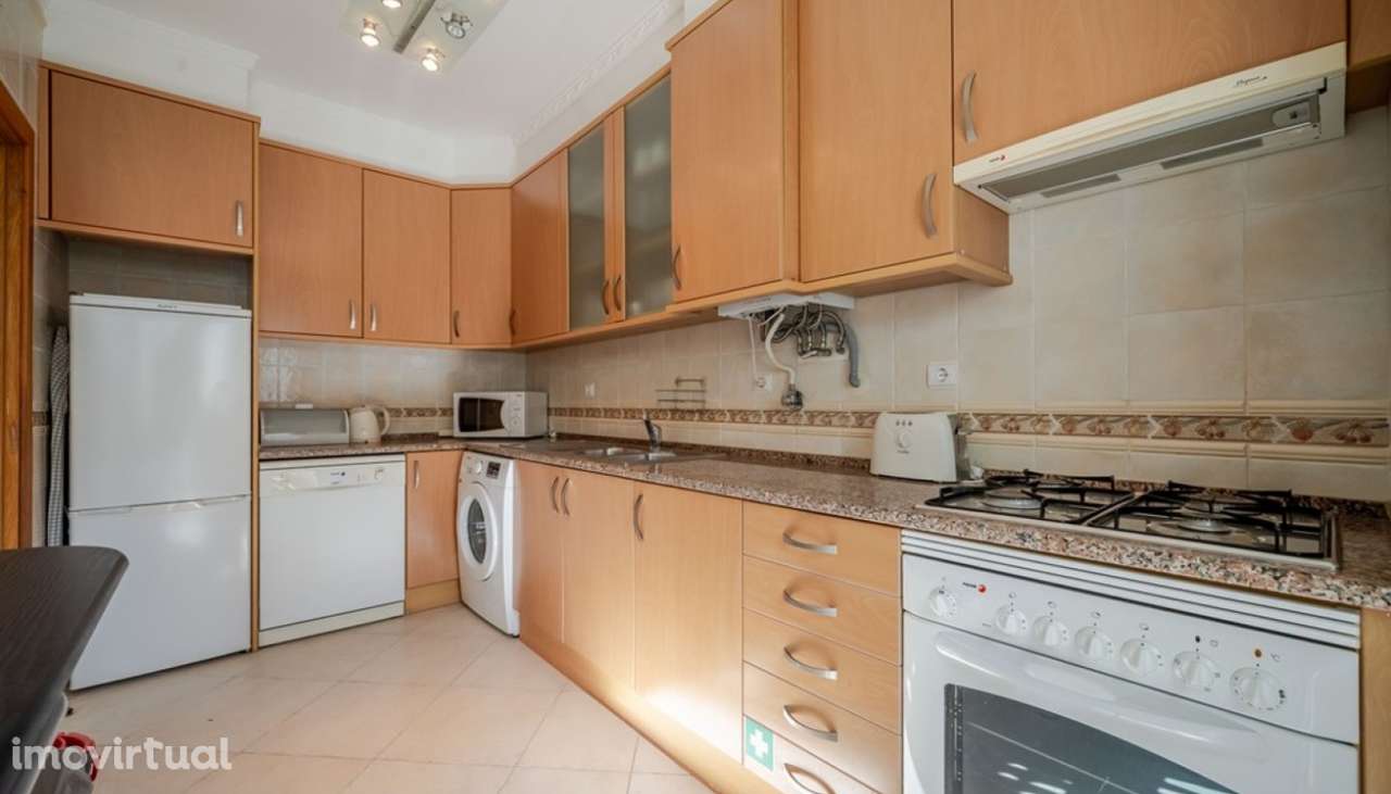 Apartamento T2 com piscina para venda em Salema, Algarve - Grande imagem: 4/26