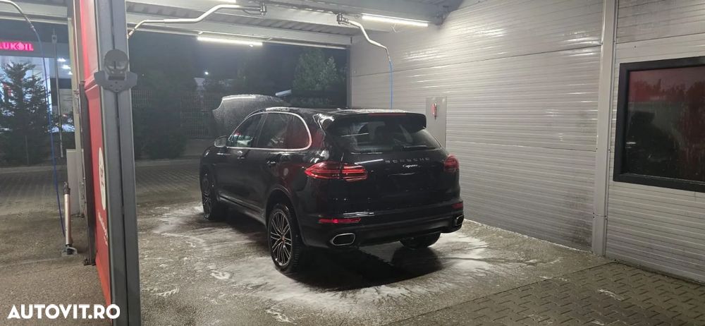 Porsche Cayenne 3.0 L - 2