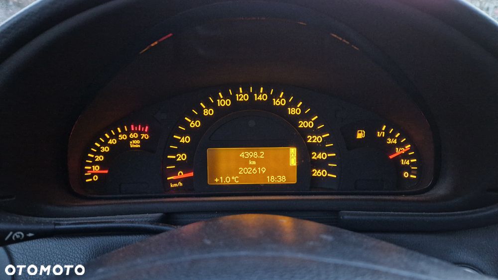 Mercedes-Benz Klasa C 200 Kompressor Automatik Elegance - 39