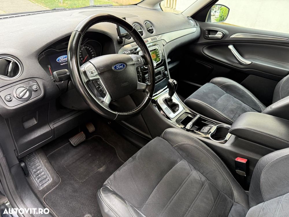 Ford S-Max - 8