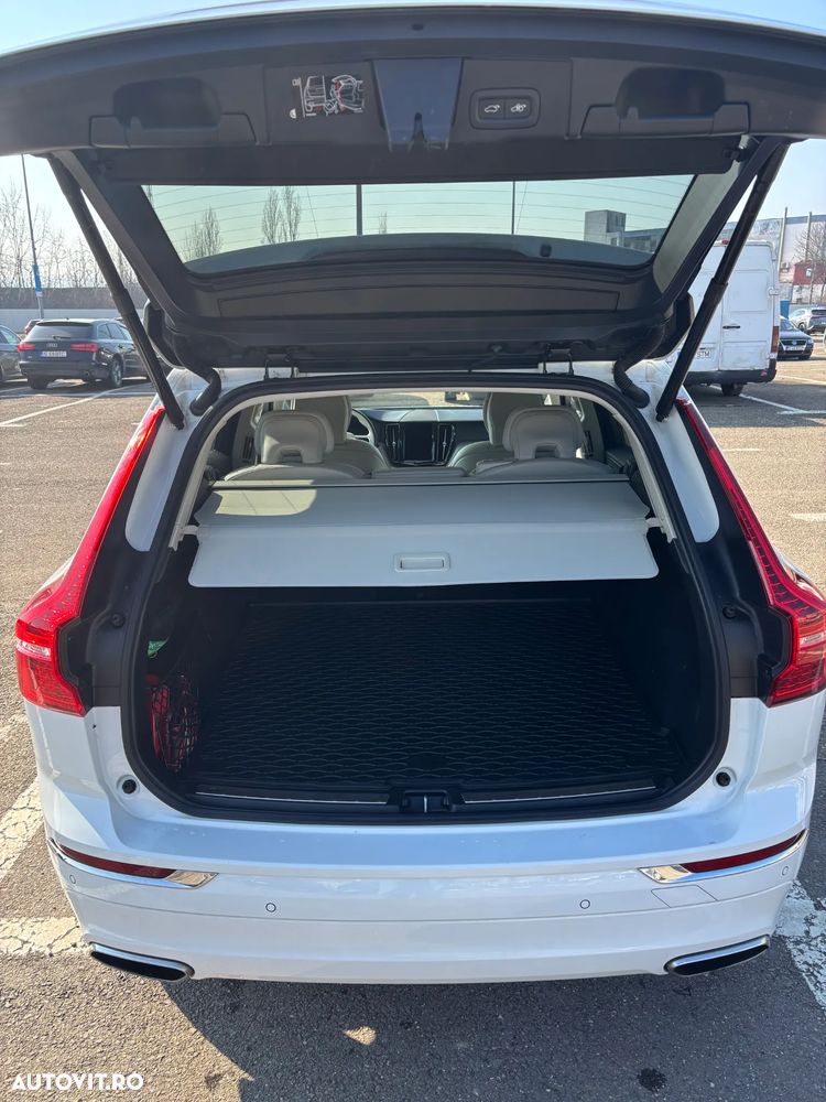 Volvo XC 60 B4 D Plus Dark - 5