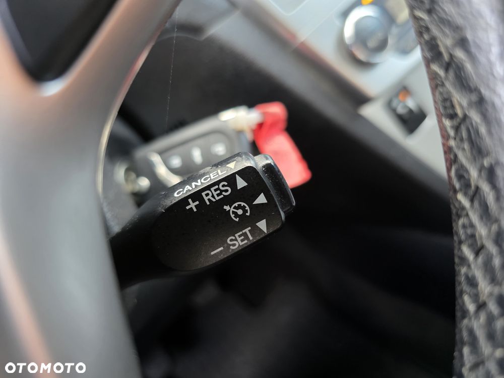Toyota Avensis - 26