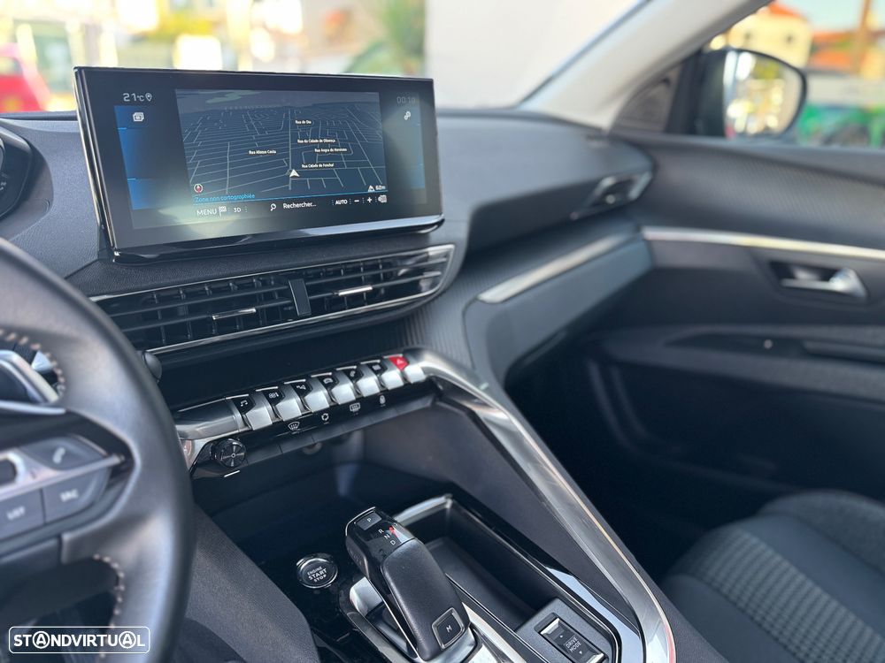 Peugeot 3008 1.2 PureTech Allure EAT8 - 8