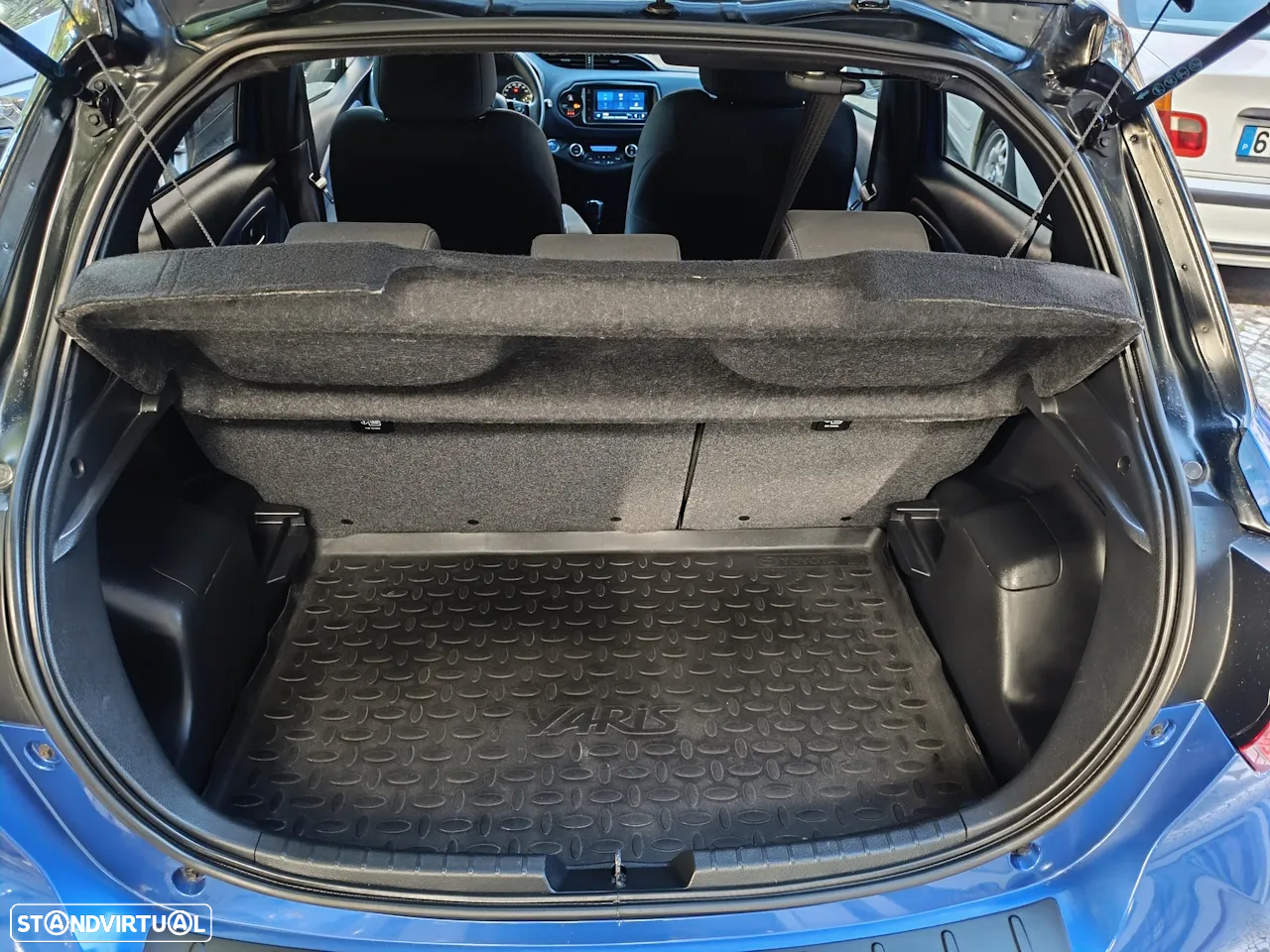 Toyota Yaris 1.5 HSD Square Collec.Blue - 32
