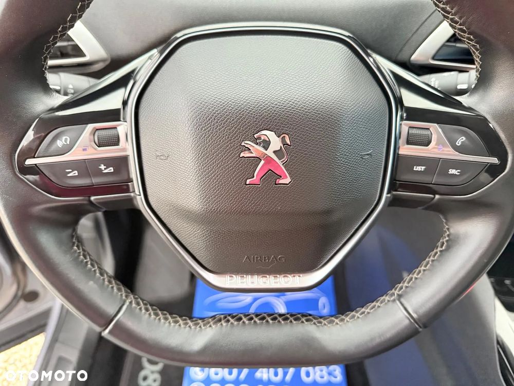 Peugeot 3008 1.2 PureTech Allure S&S - 22