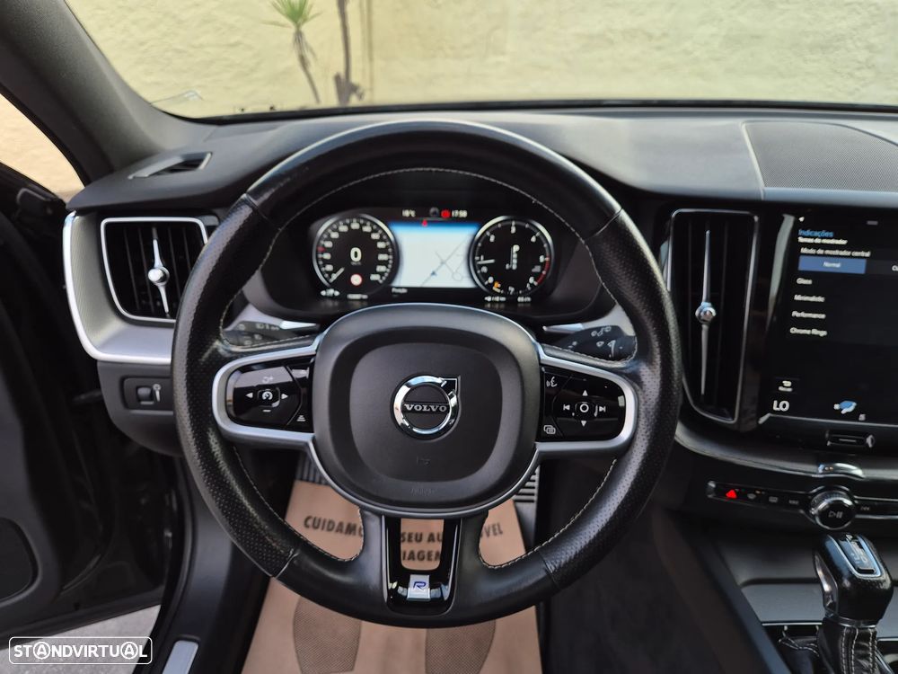 Volvo XC 60 2.0 D4 R-Design AWD Geartronic - 19