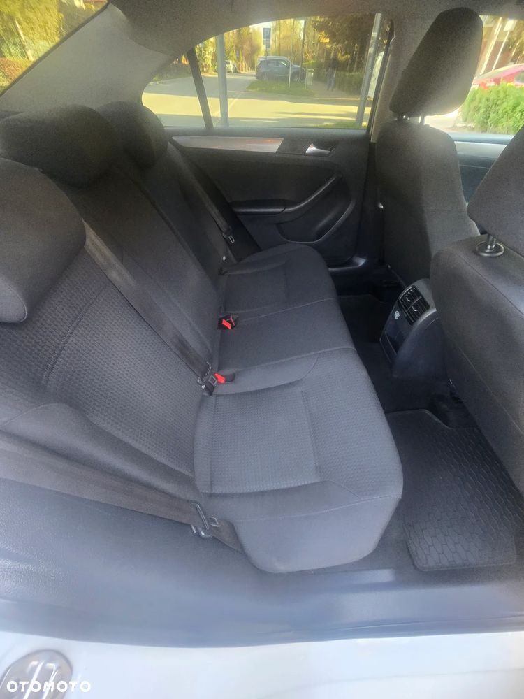 Volkswagen Jetta 1.2 TSI BMT Comfortline - 10
