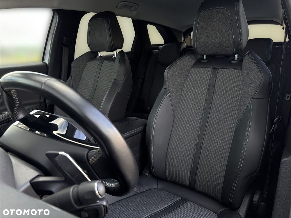 Peugeot 3008 1.5 BlueHDi Allure Pack S&S EAT8 - 32