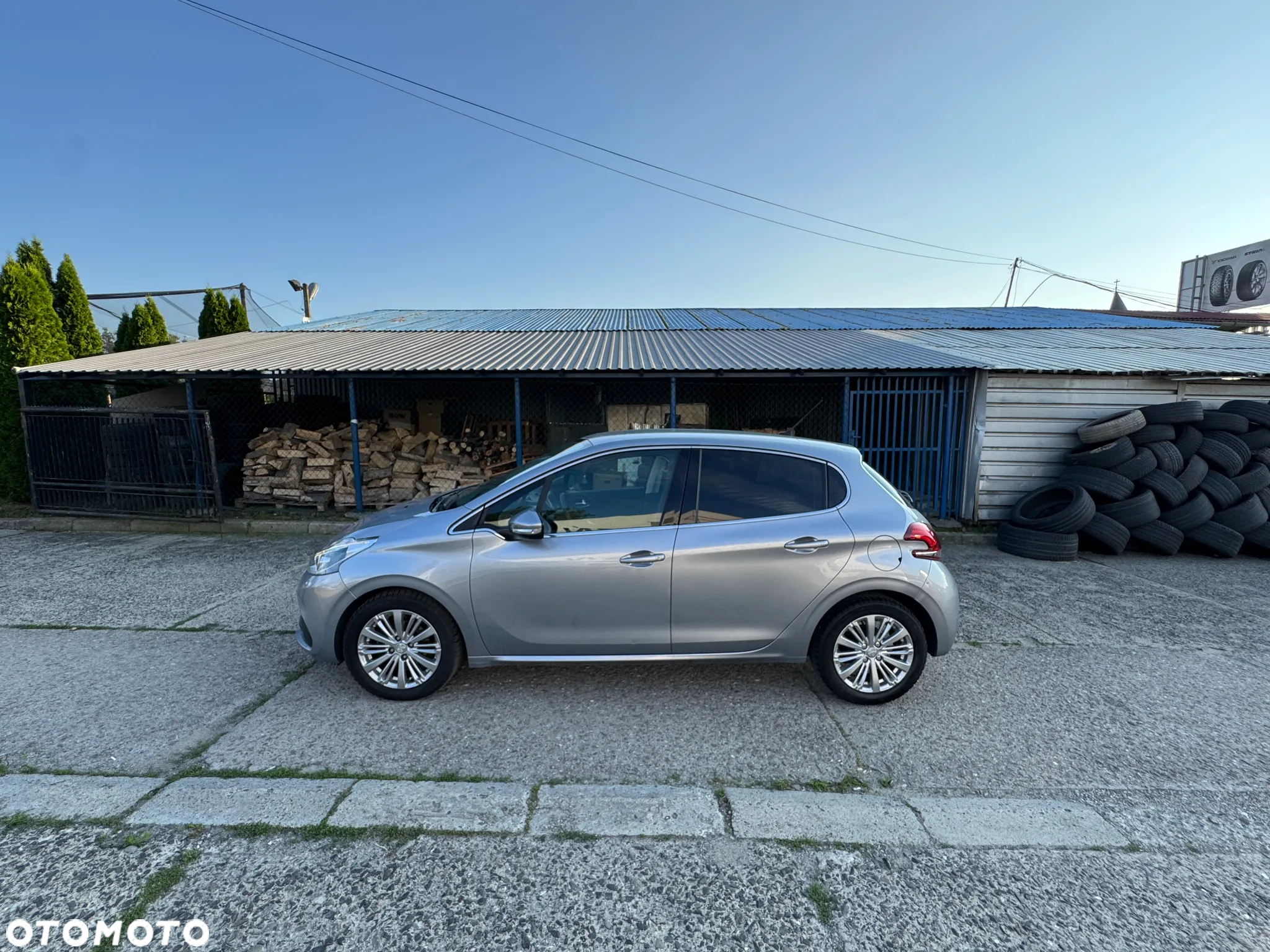 Peugeot 208 1.2 PureTech Allure - 2