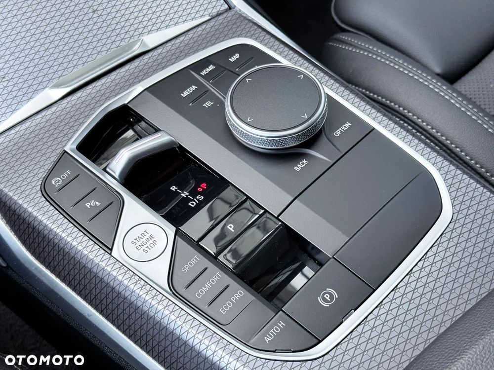 BMW Seria 3 320d xDrive M Sport - 26