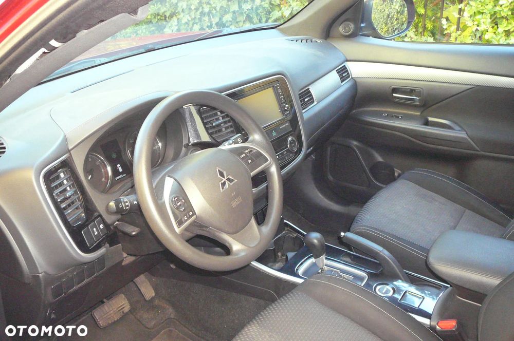 Mitsubishi Outlander 2.4 4WD CVT Instyle - 7