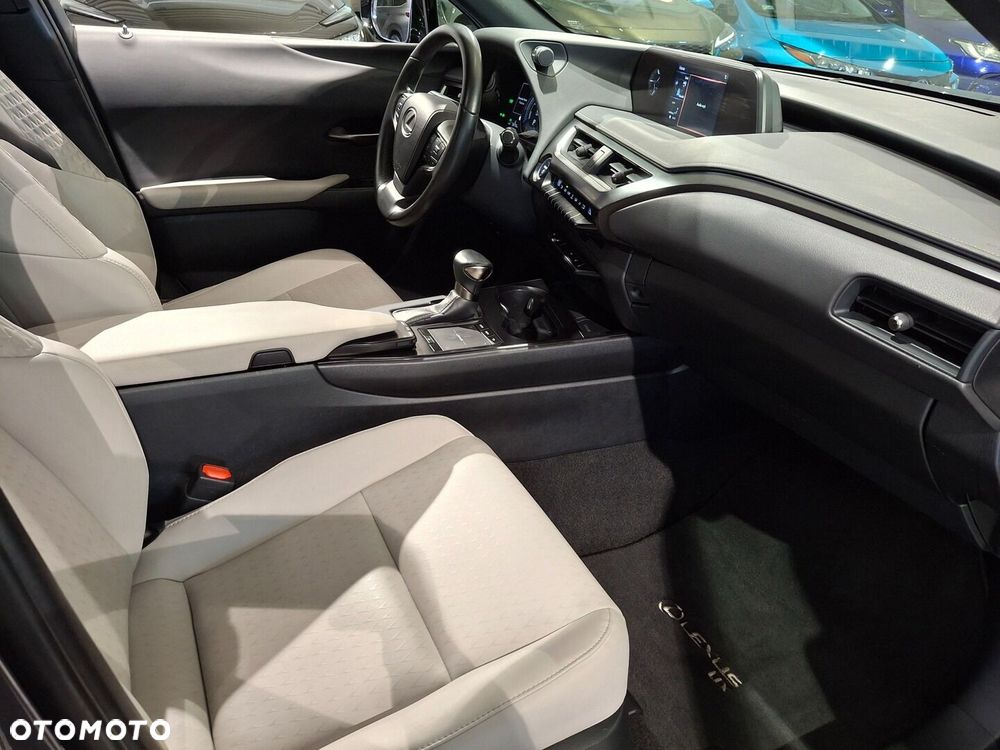 Lexus UX - 19