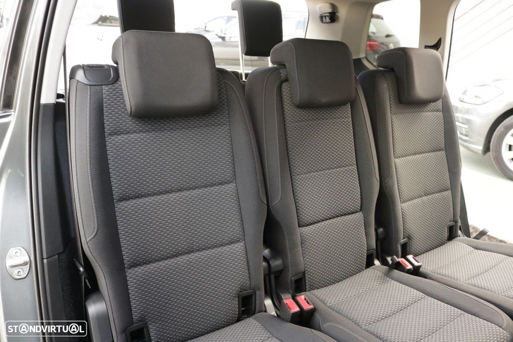 VW Touran 1.6 TDI Confortline DSG - 23