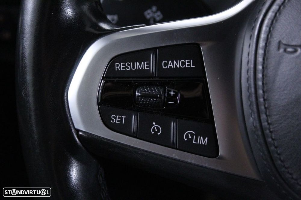 BMW 116 d Pack Desportivo M Auto - 23