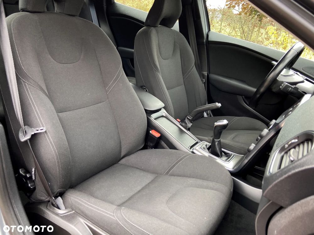 Volvo V40 D2 You - 24