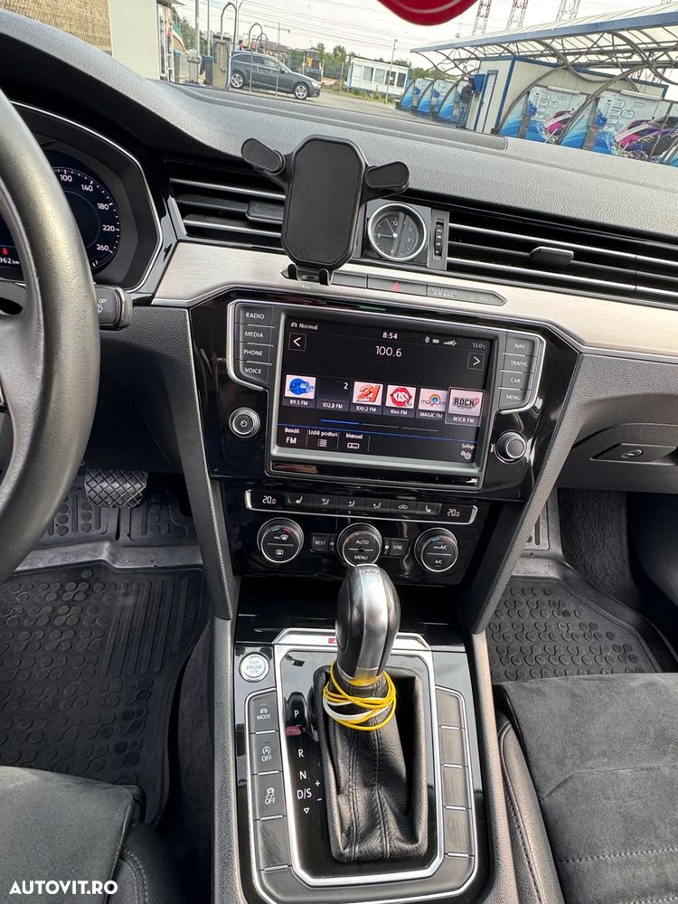 Volkswagen Passat 2.0 TDI DSG 4Motion Highline - 29