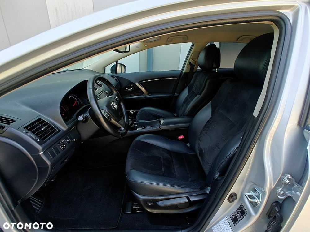 Toyota Avensis 2.0 D-4D Premium - 23