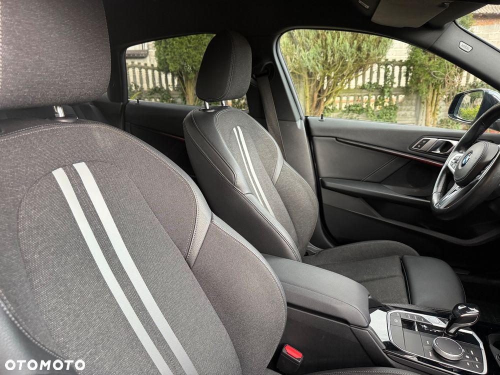 BMW Seria 2 220d Sport Line sport - 28