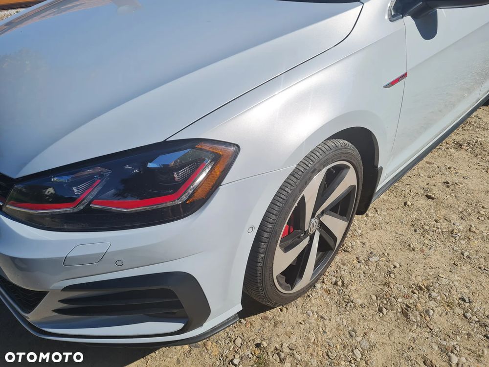 Volkswagen Golf GTI (BlueMotion Technology) DSG Performance - 27